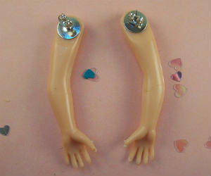 baby-doll-hands-earrings