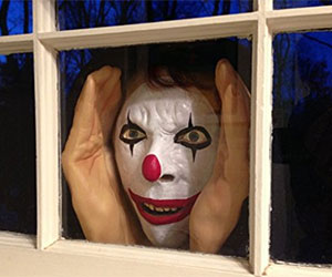 Halloween Decoration - Scary Peeper - Giggle
